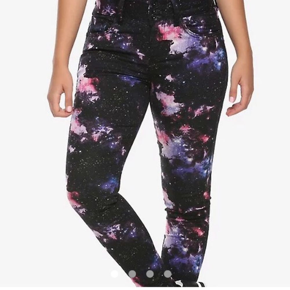 Hot Topic Skinny Jeans Galaxy ^_^